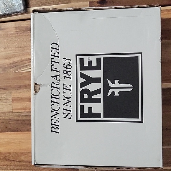 USED-LIKE NEW - FRYE - Tabitha Harnesss Short Cognac 8M - Picture 2 of 4